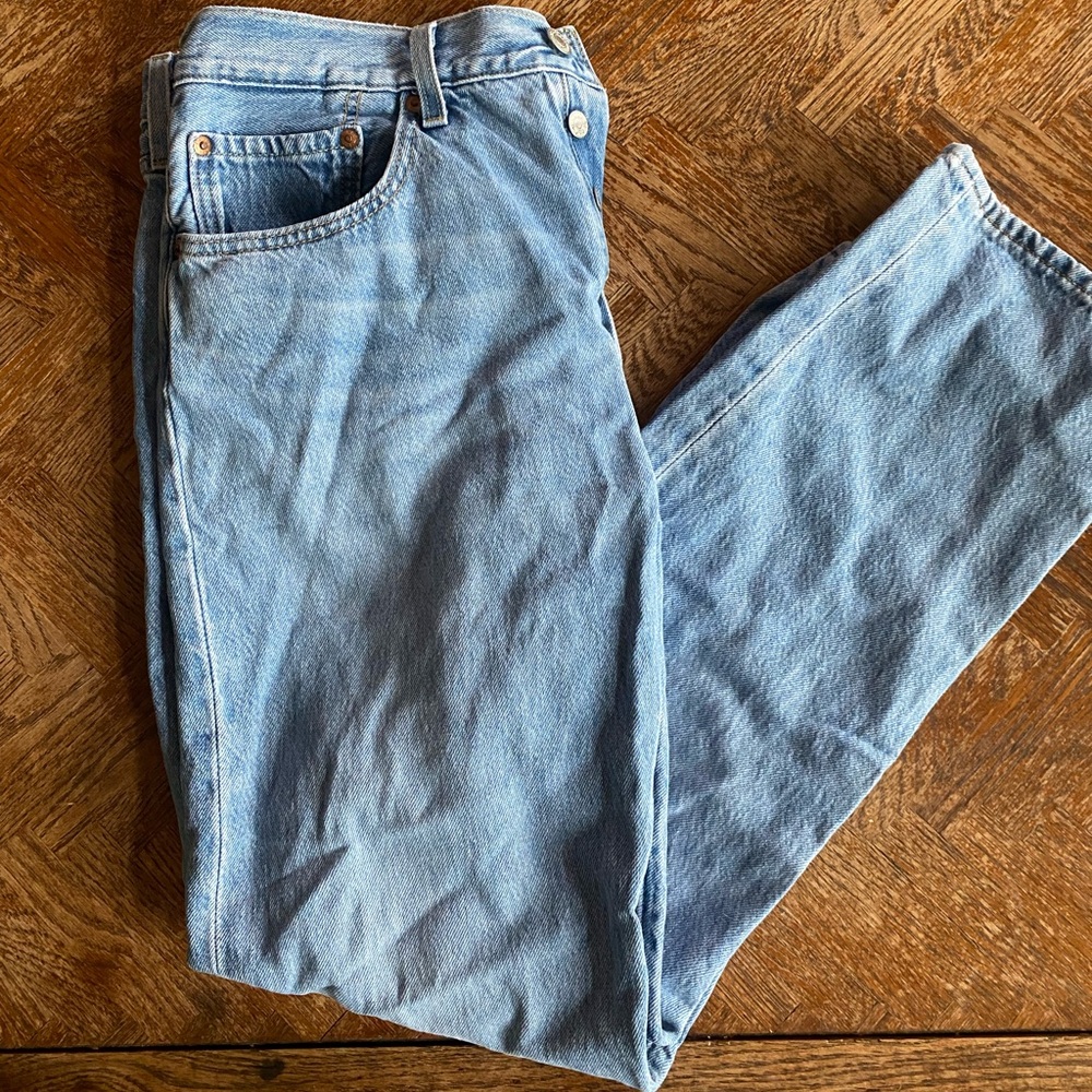 Levi straight leg Jean